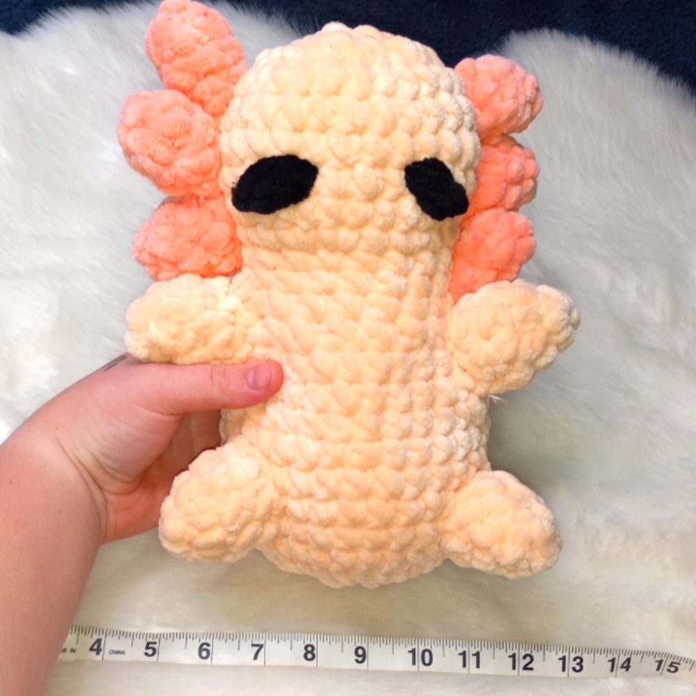 🆕 Peach 🍑 Crochet Axolotl Plush